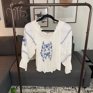 White and blue American Eagle blouse